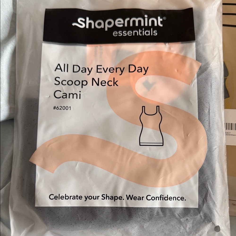 Shapermint Black Scoop Neck Cami